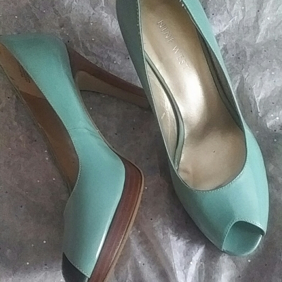 Nine West Heels open toe Beautiful TEAL 6M EUC - Picture 5 of 6
